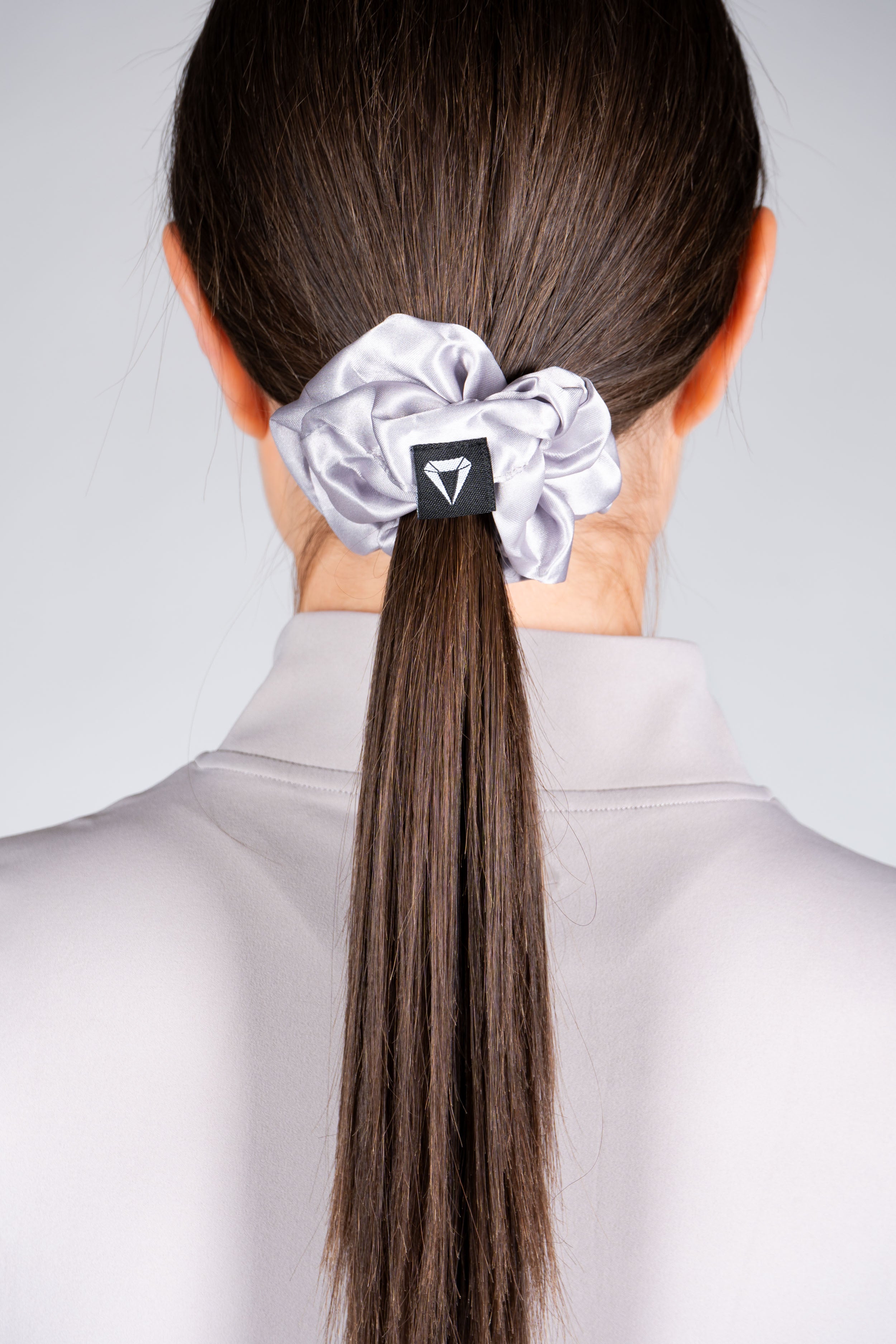 ESSENTIALS SCRUNCHIE - STONE (2-KUSY)