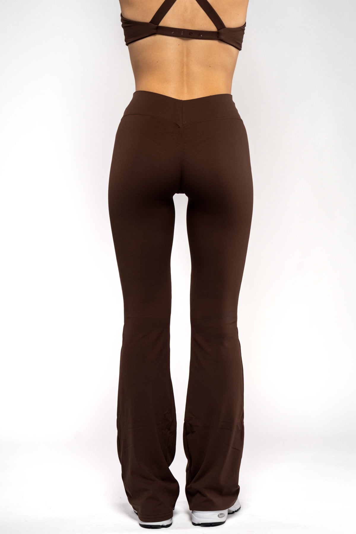 SECOND SKIN V-BACK SCRUNCH FLARED LEGÍNY