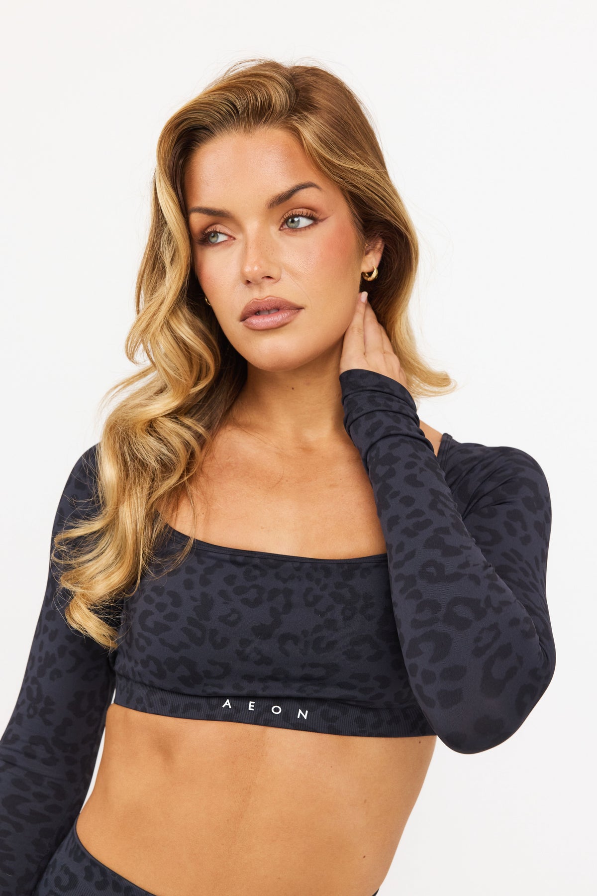 MOTION LEO CROP TOP S DLOUHÝMI RUKÁVY V2