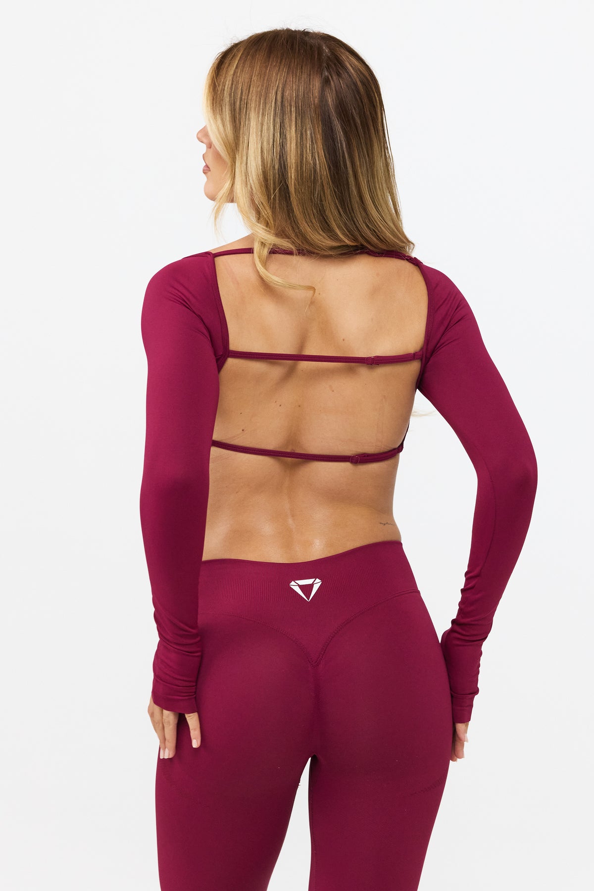 MOTION CROP TOP S DLOUHÝMI RUKÁVY V2