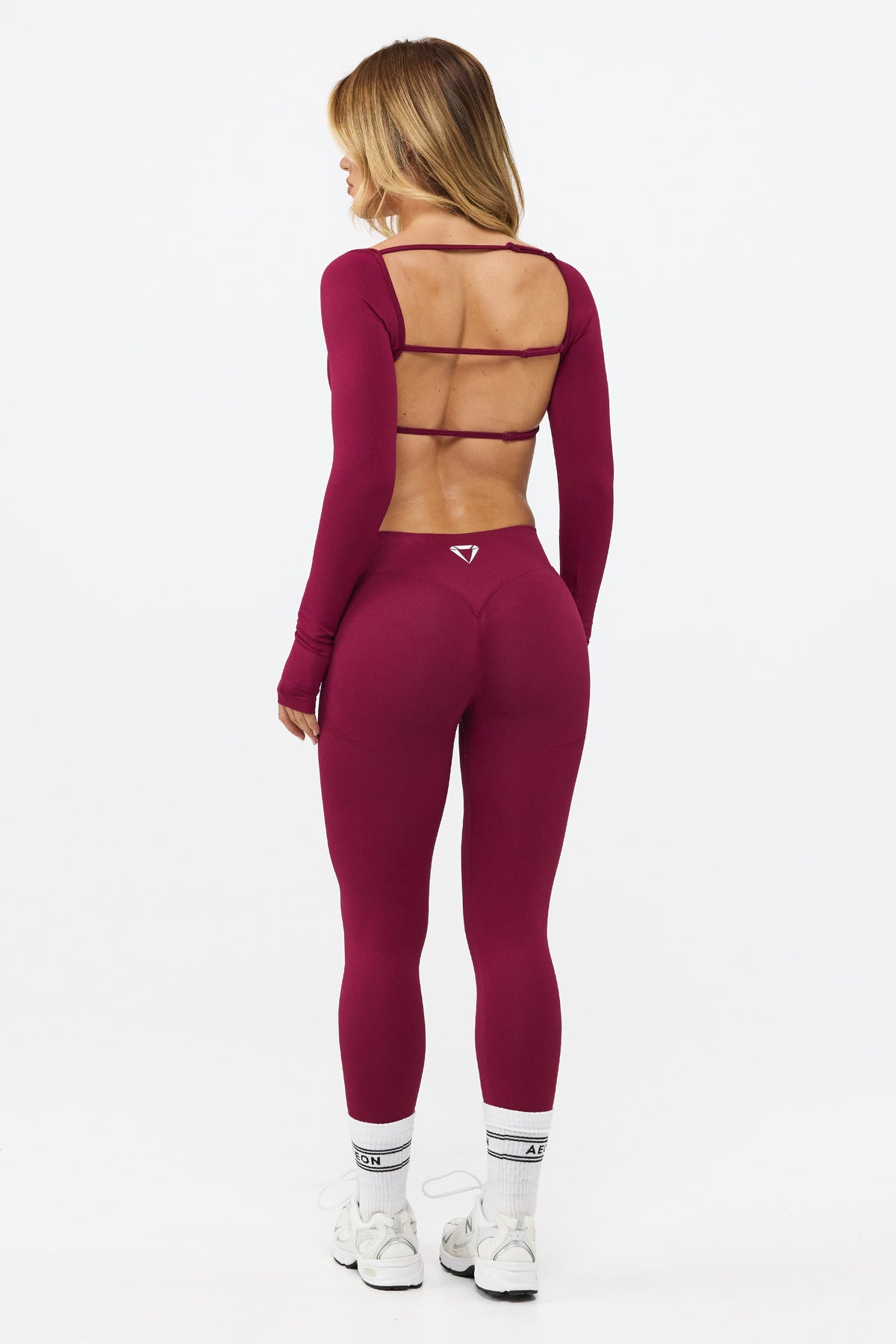 MOTION CROP TOP S DLOUHÝMI RUKÁVY V2
