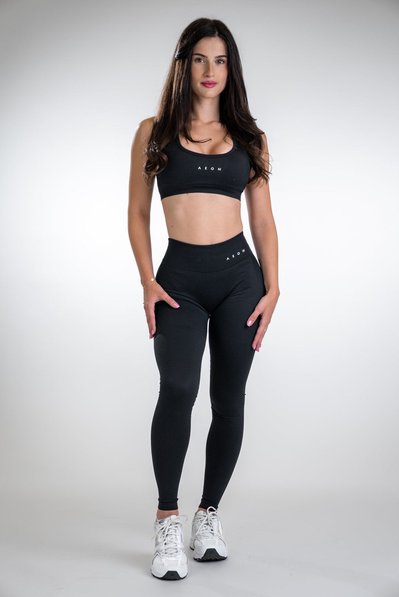 DEFINE V-BACK SCRUNCH LEGGINGS - Aeon Athletics