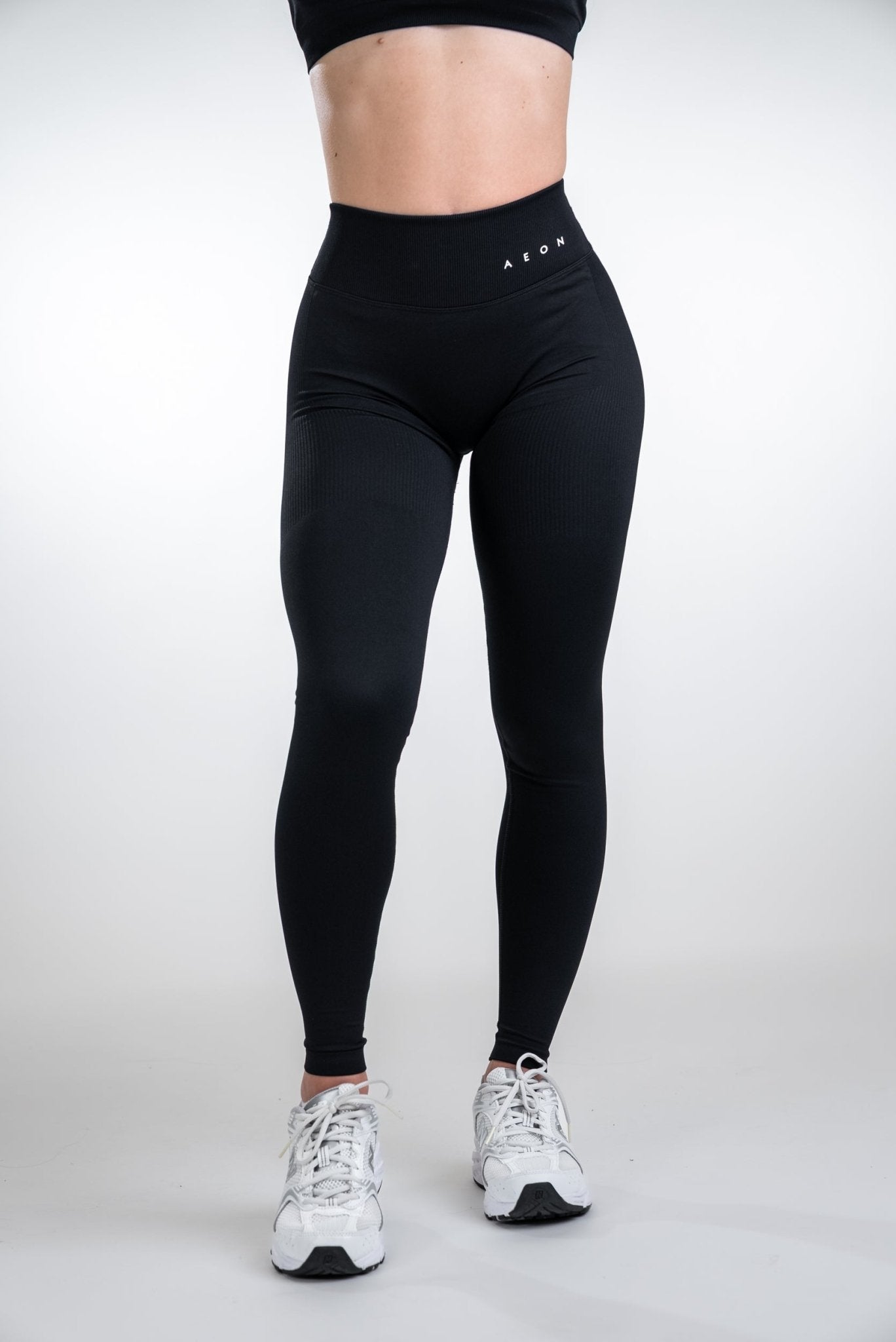DEFINE V-BACK SCRUNCH LEGGINGS - Aeon Athletics