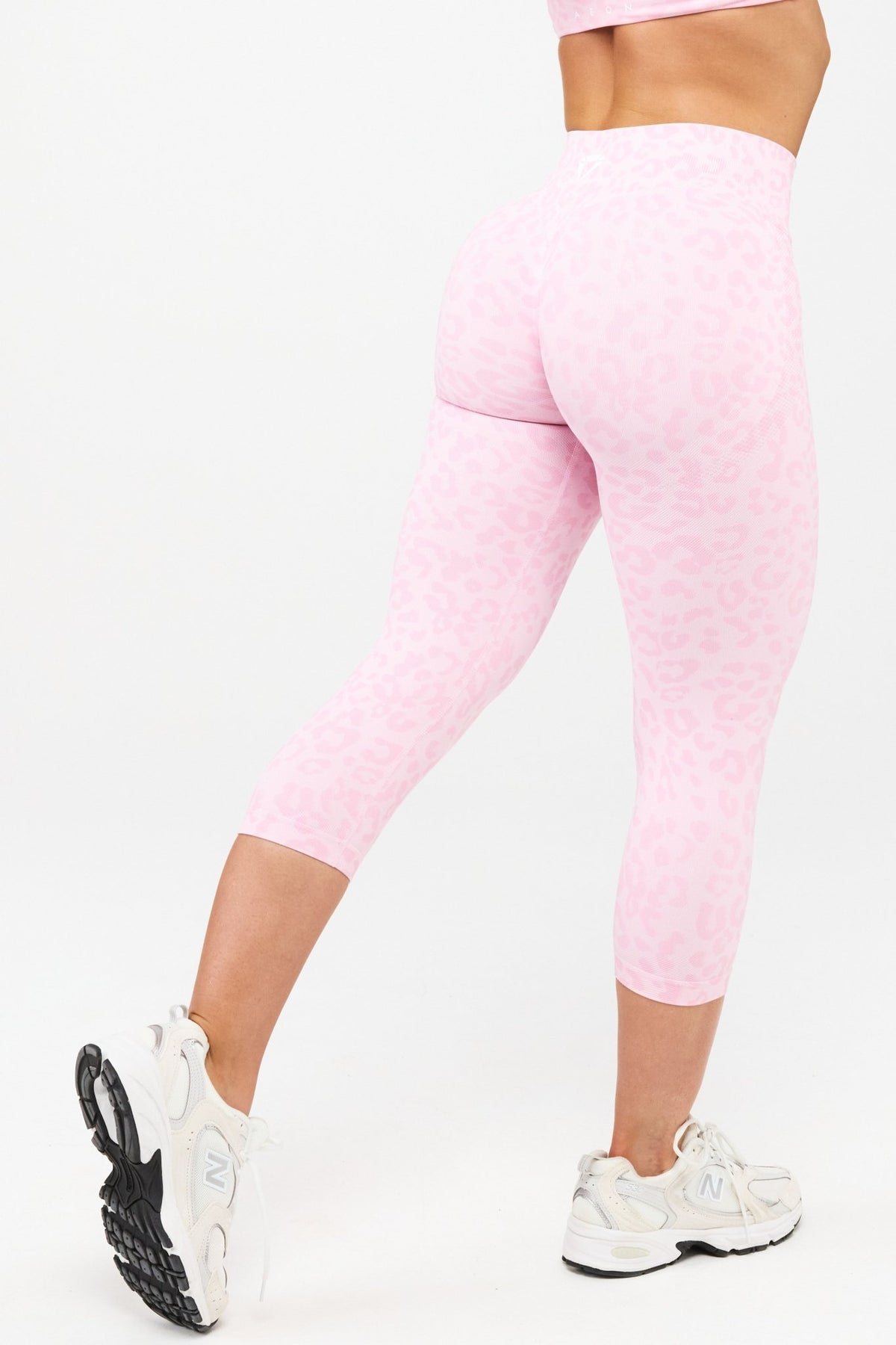 MOTION MID WAIST SCRUNCH CAPRI LEGÍNY V2