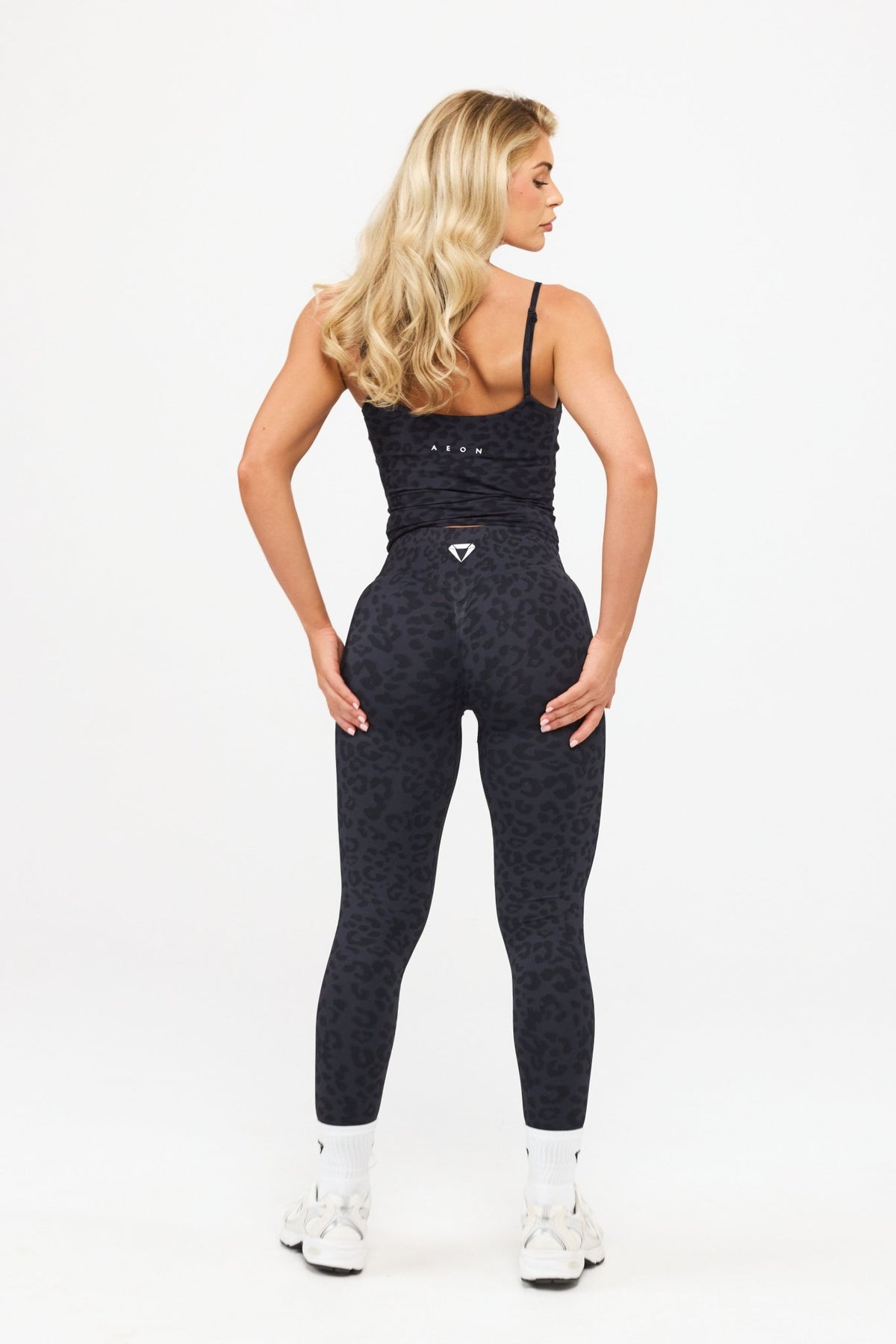 MOTION LEO MID WAIST SCRUNCH LEGÍNY V2