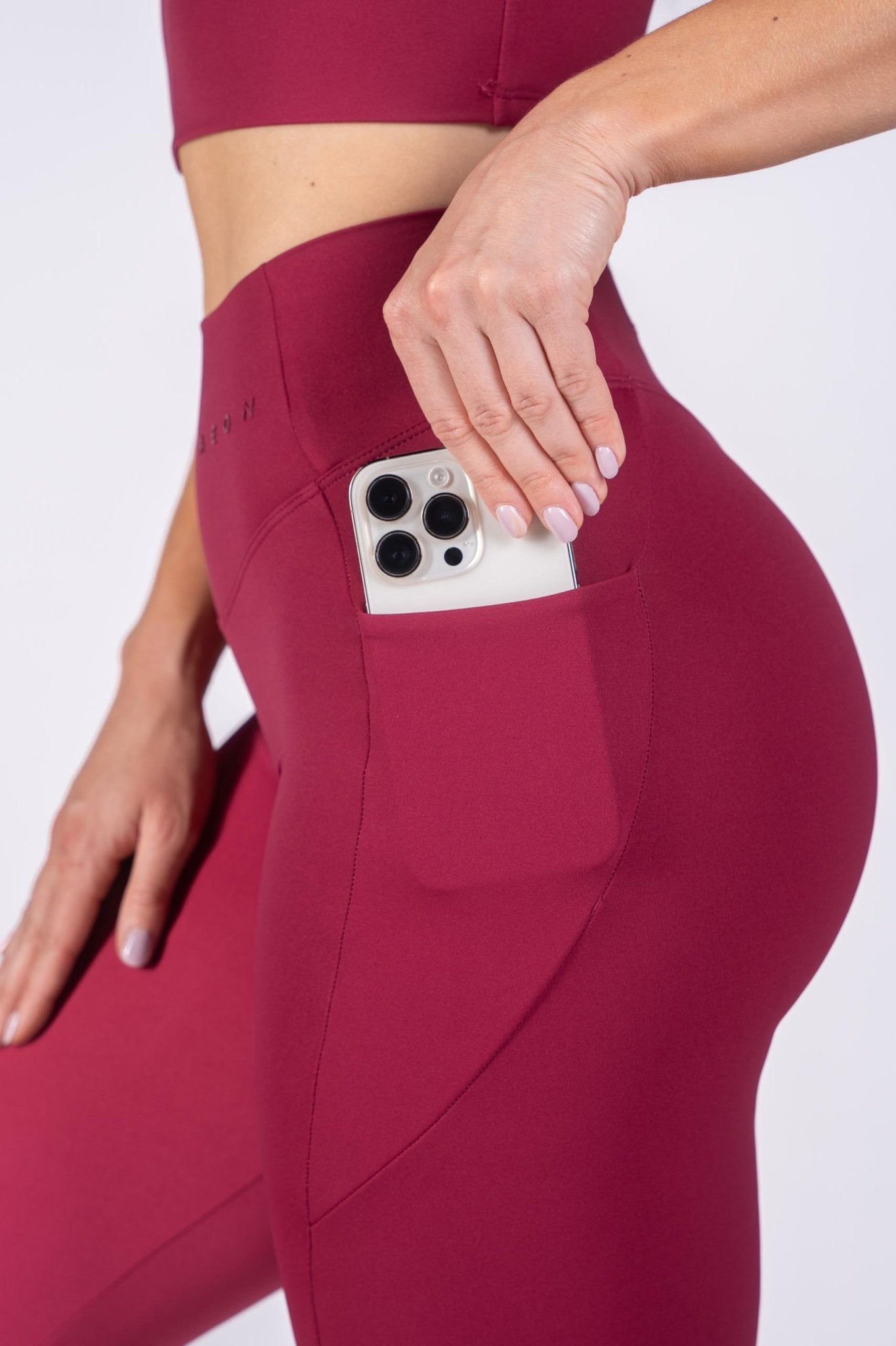 SECOND SKIN POCKET LEGGINGS - Aeon Athletics