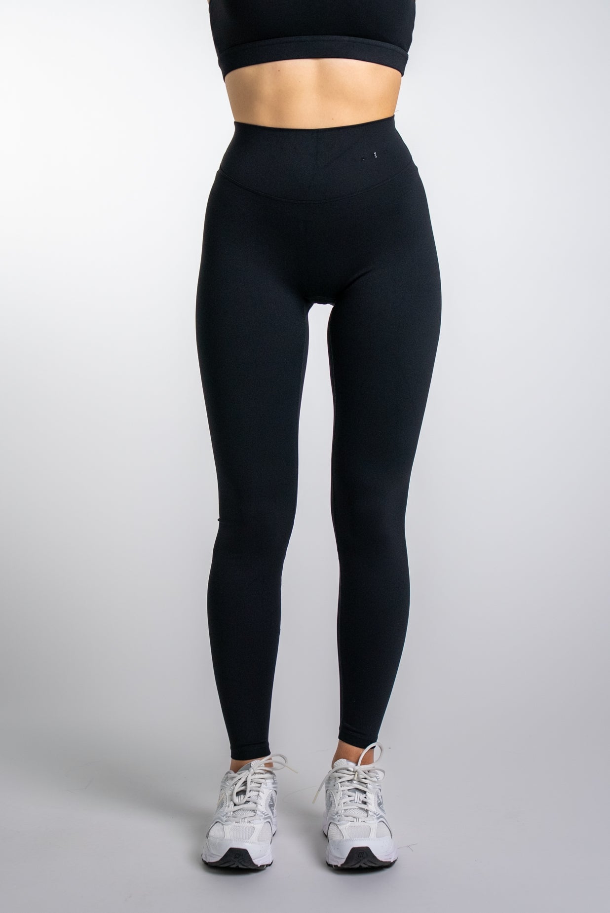 SECOND SKIN SCRUNCH LEGGINGS - Aeon Athletics