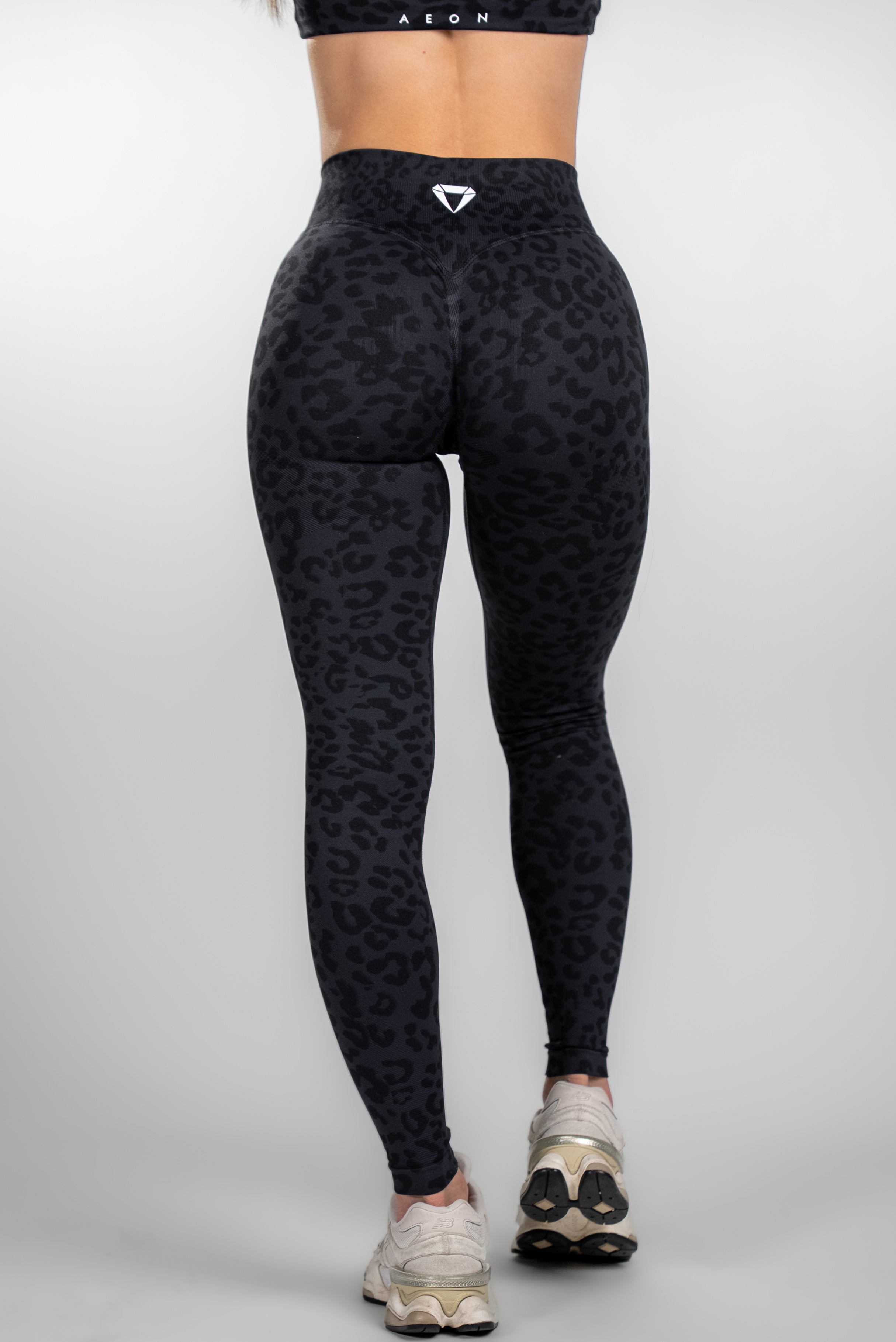 MOTION SADA V2 - MIDNIGHT BLACK LEO (3-KUSY)