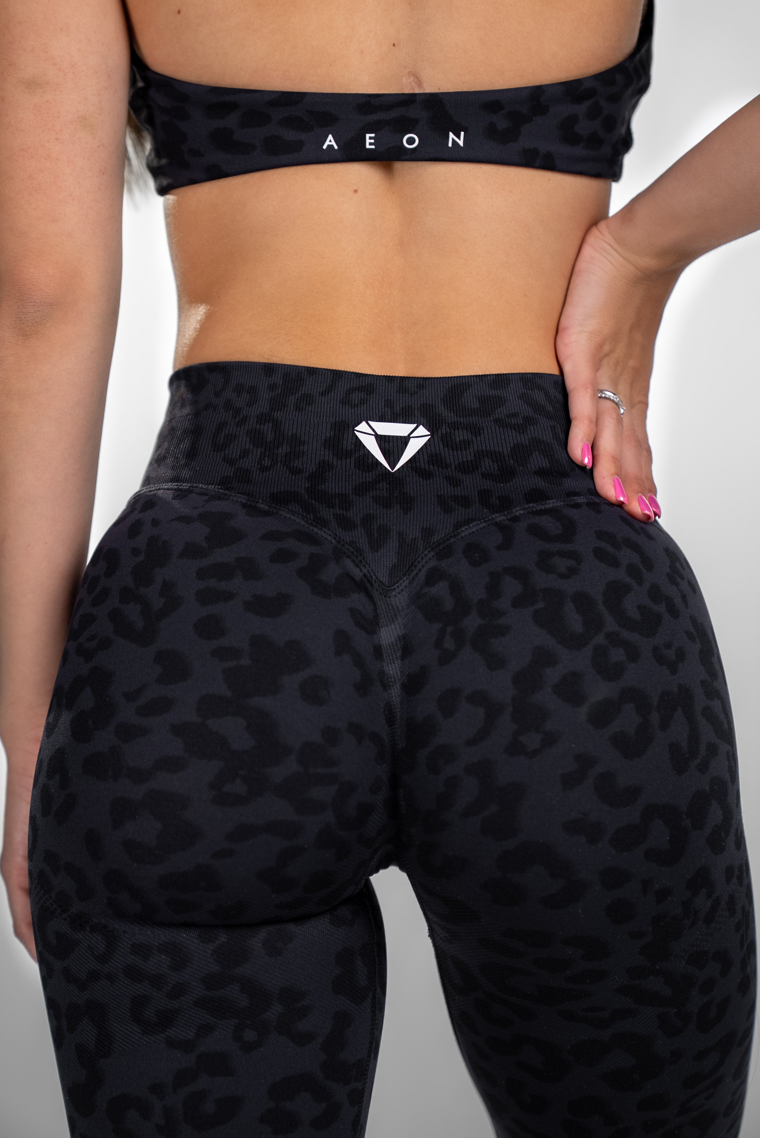 MOTION SADA V2 - MIDNIGHT BLACK LEO (3-KUSY)