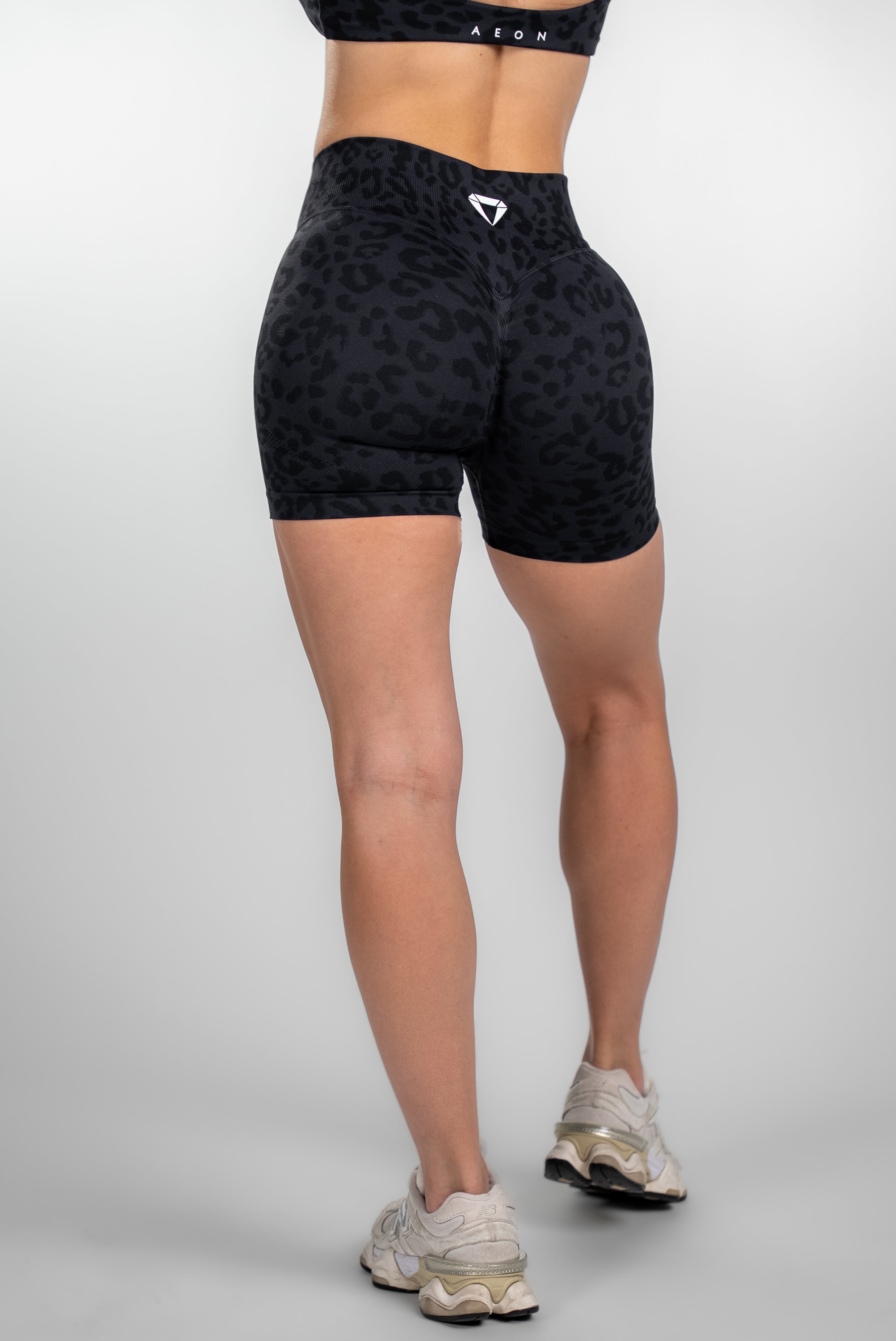 MOTION SADA V2 - MIDNIGHT BLACK LEO (3-KUSY)