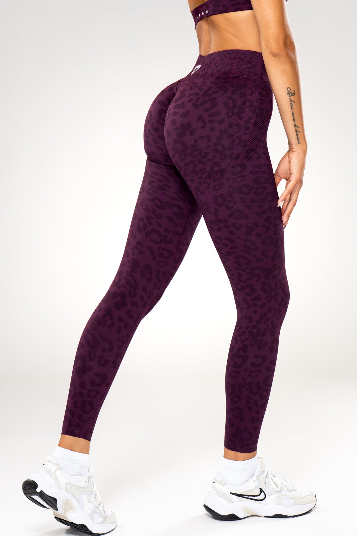MOTION LEO MID WAIST SCRUNCH LEGÍNY V2
