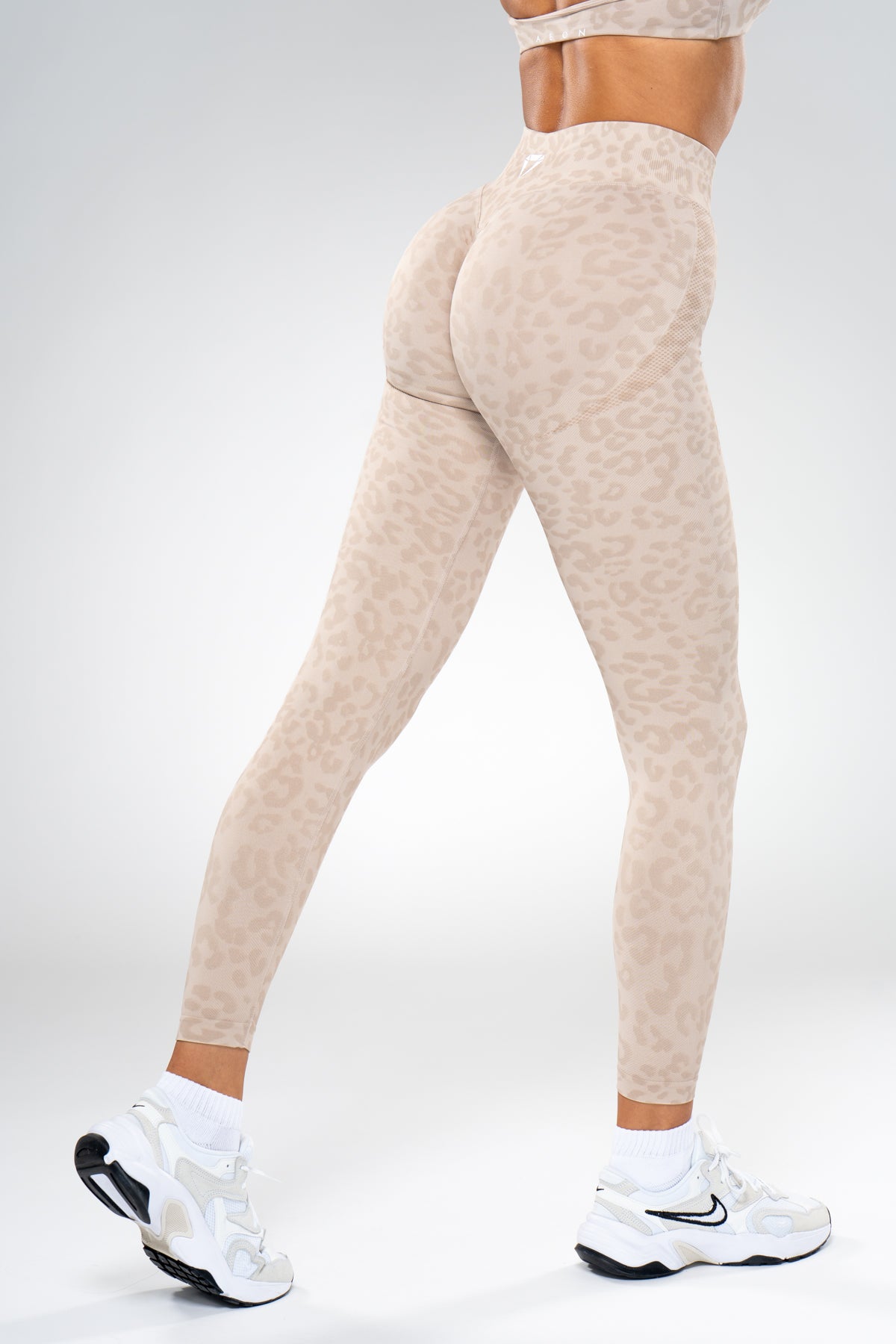 MOTION LEO MID WAIST SCRUNCH LEGÍNY V2