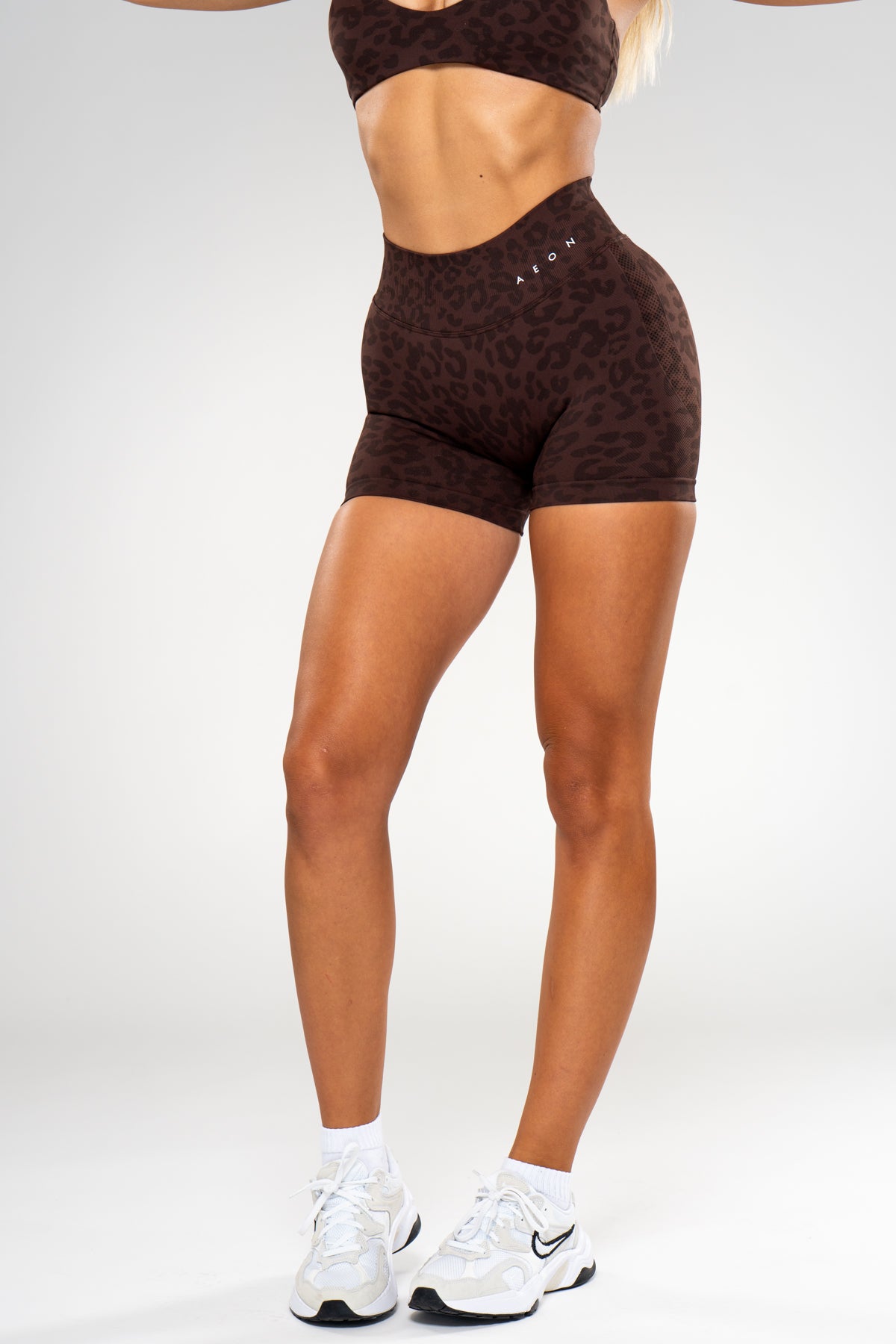 MOTION LEO MID WAIST SCRUNCH ŠORTKY V2