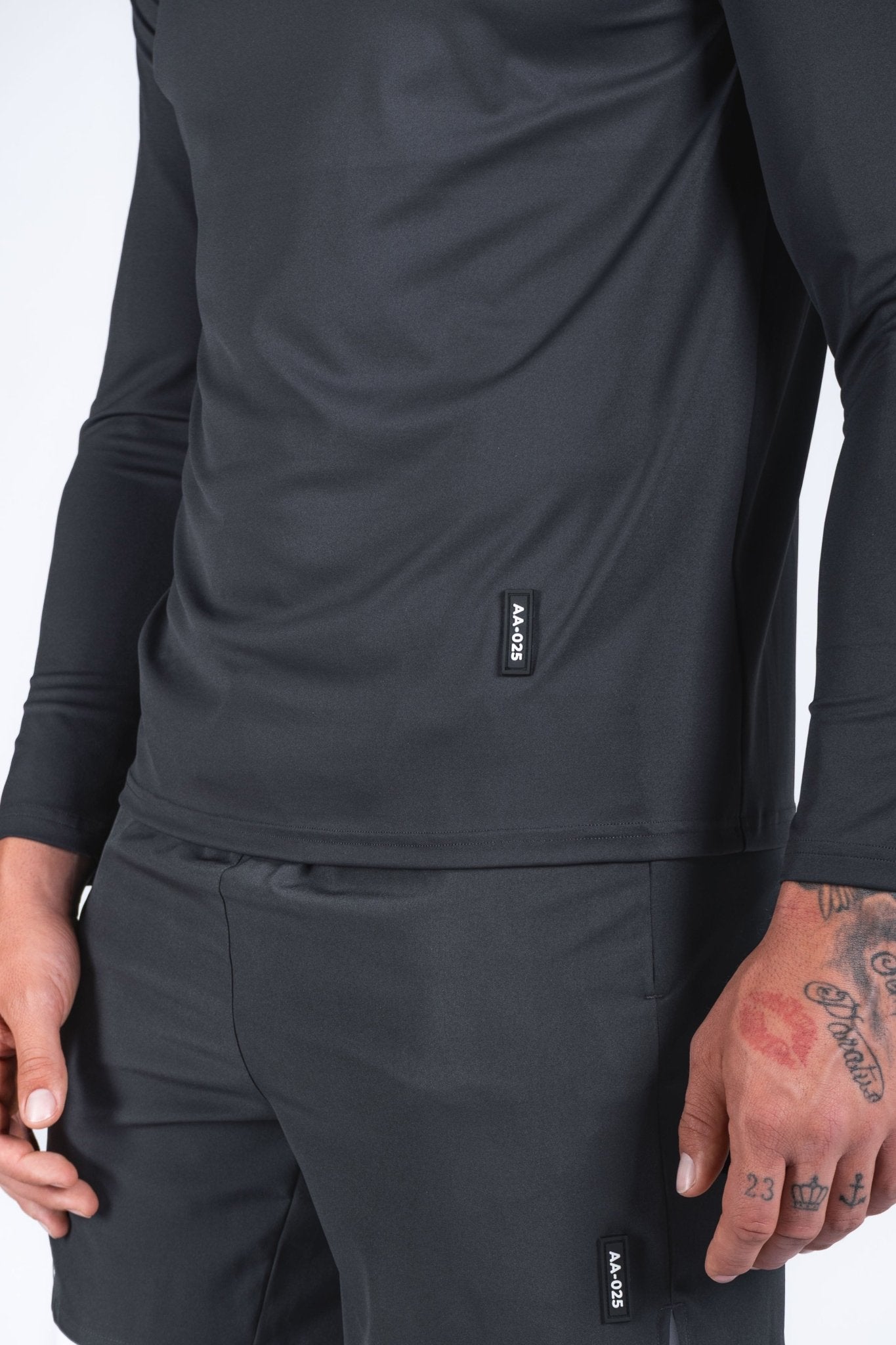 ICON PERFORMANCE HALF ZIP TEE - Aeon Athletics