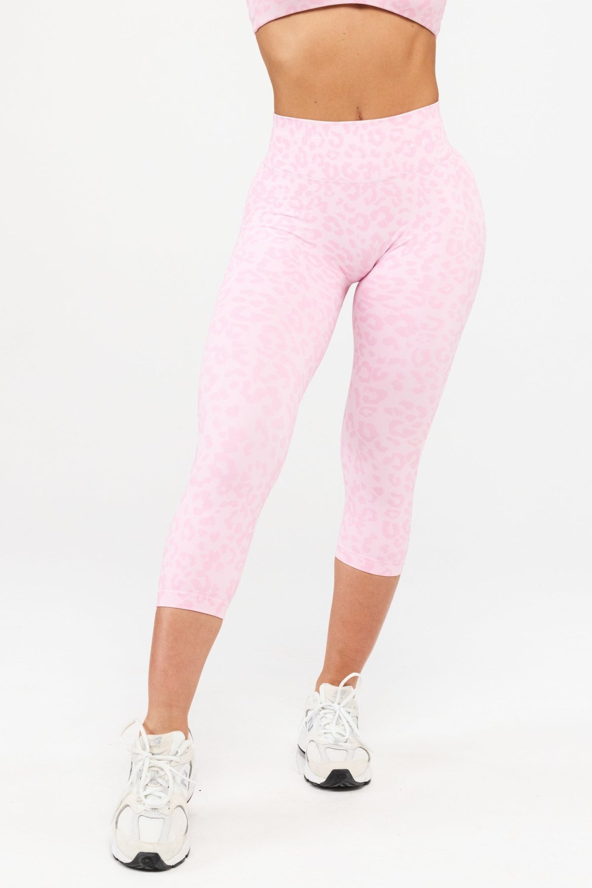 MOTION MID WAIST SCRUNCH CAPRI LEGÍNY V2