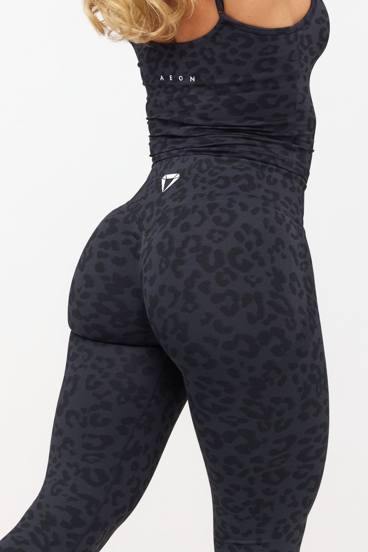 MOTION LEO MID WAIST SCRUNCH LEGÍNY V2