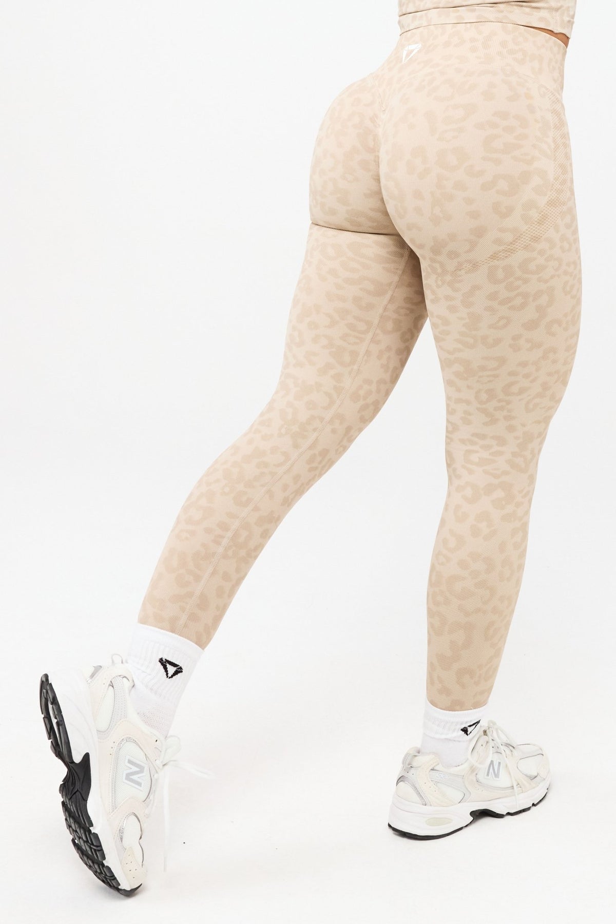 MOTION LEO MID WAIST SCRUNCH LEGÍNY V2