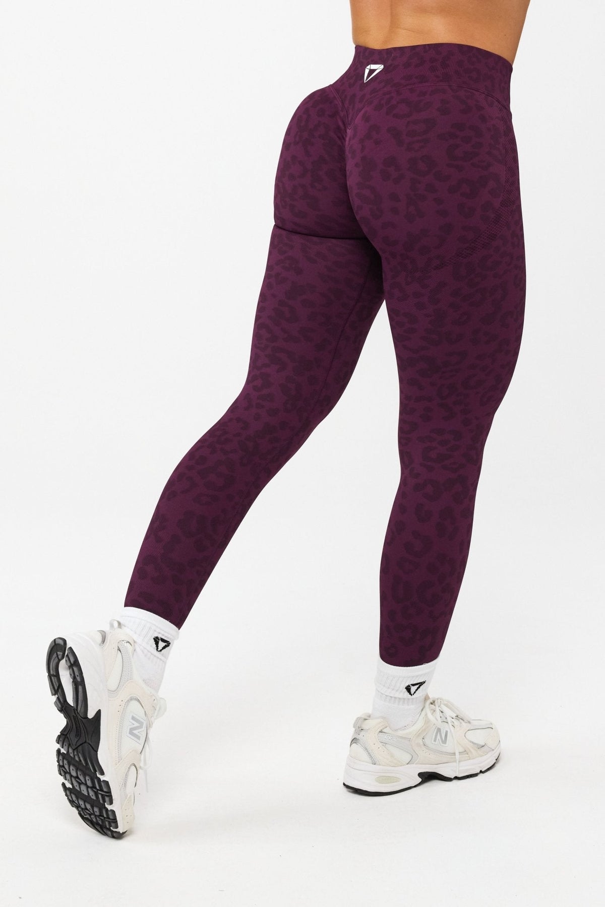 MOTION LEO MID WAIST SCRUNCH LEGGINGS V2 - Aeon Athletics