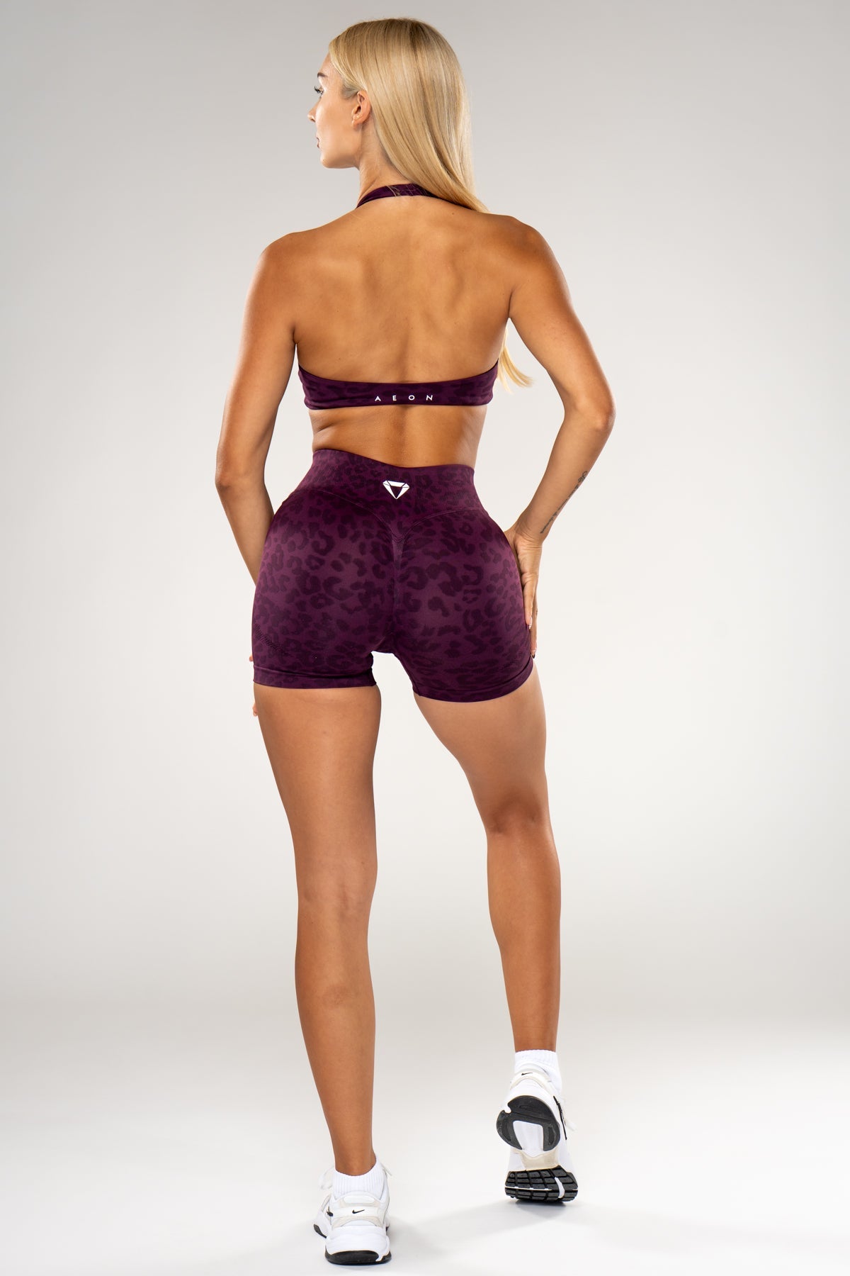 MOTION LEO MID WAIST SCRUNCH SHORTS V2 - Aeon Athletics