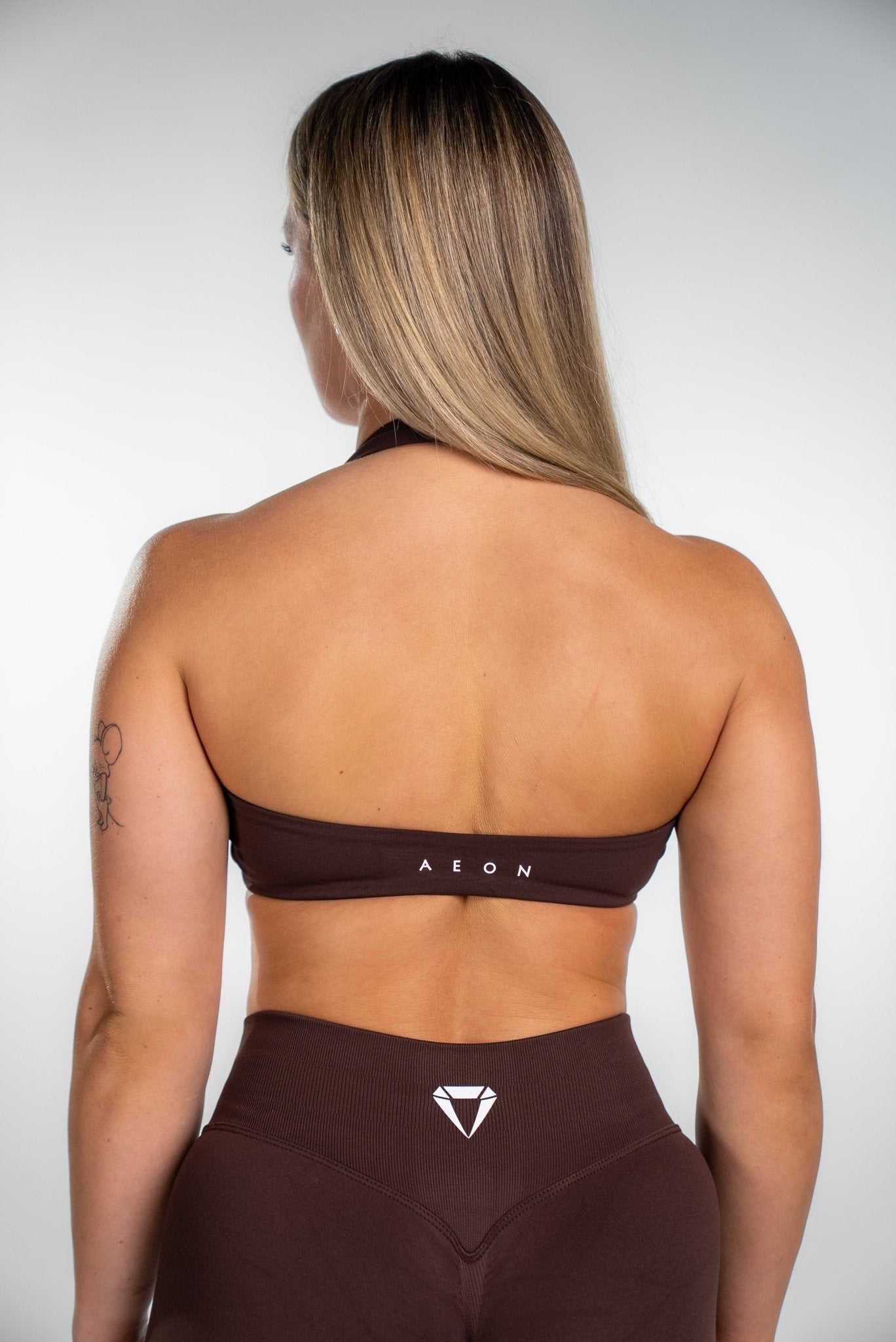 MOTION SEAMLESS HALTER NECK BRA V2 - Aeon Athletics
