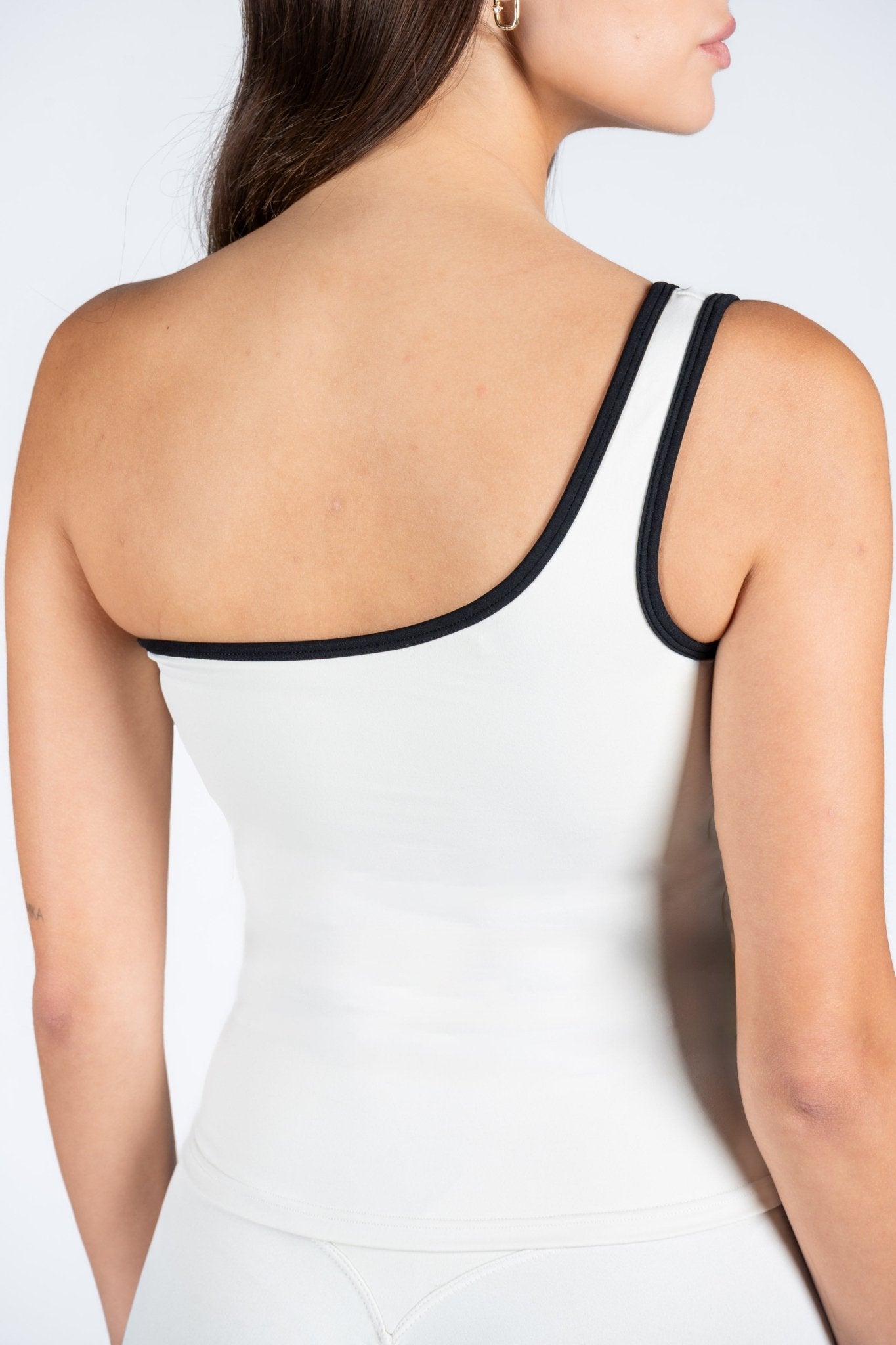 SECOND SKIN CONTRAST ONE SHOULDER TOP - Aeon Athletics