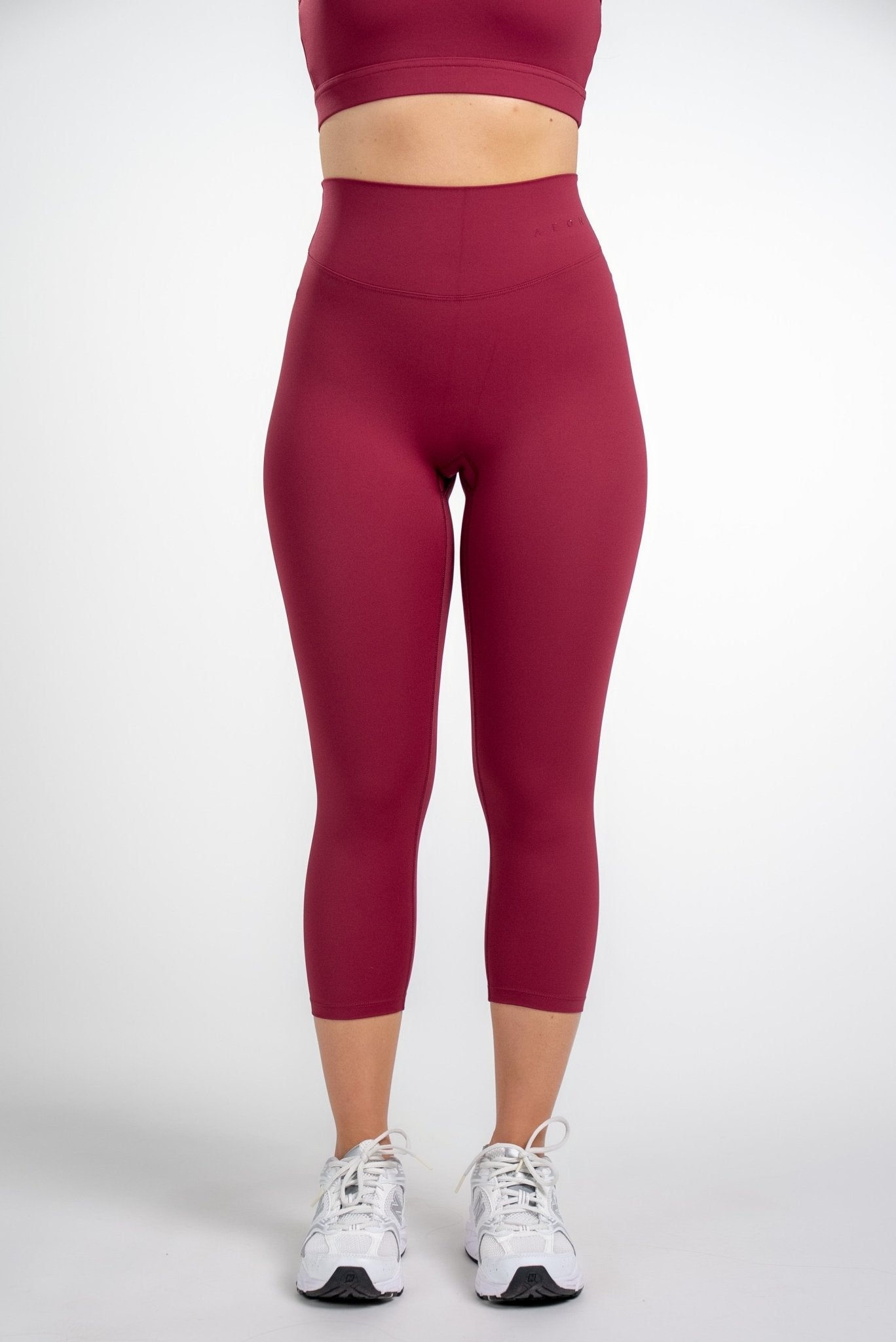 SECOND SKIN SCRUNCH CAPRI LEGGINGS - Aeon Athletics