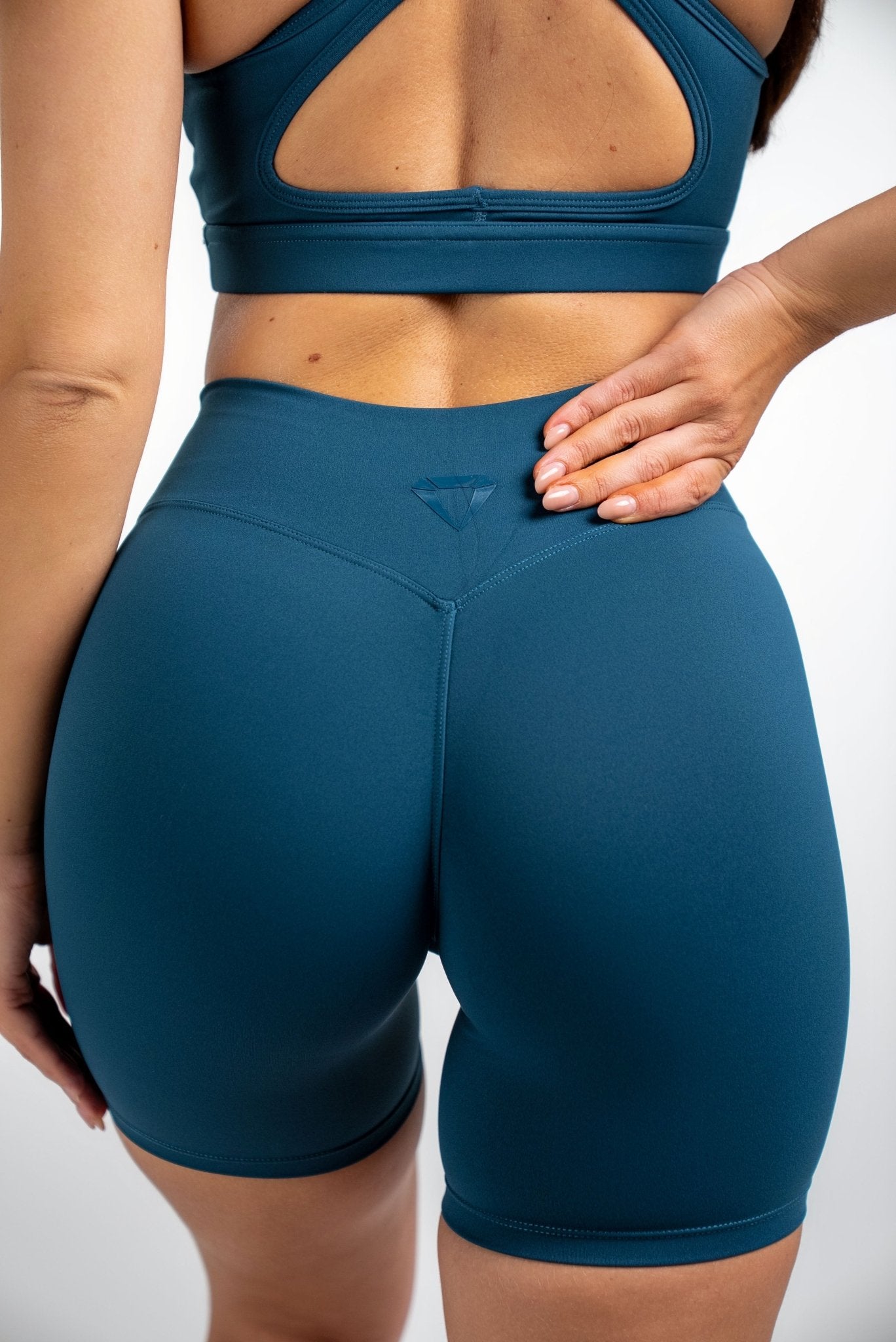 SECOND SKIN SCRUNCH SHORTS - Aeon Athletics