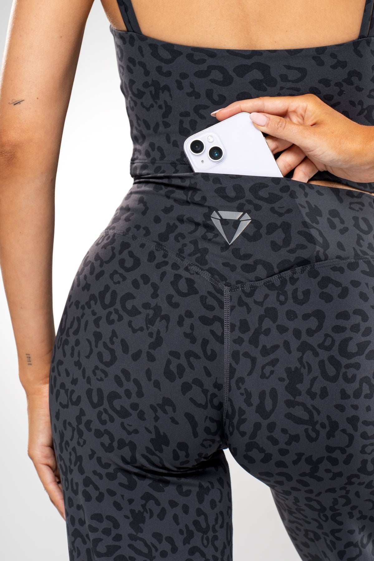 SECOND SKIN WIDE LEG LEO LEGGINGS - Aeon Athletics